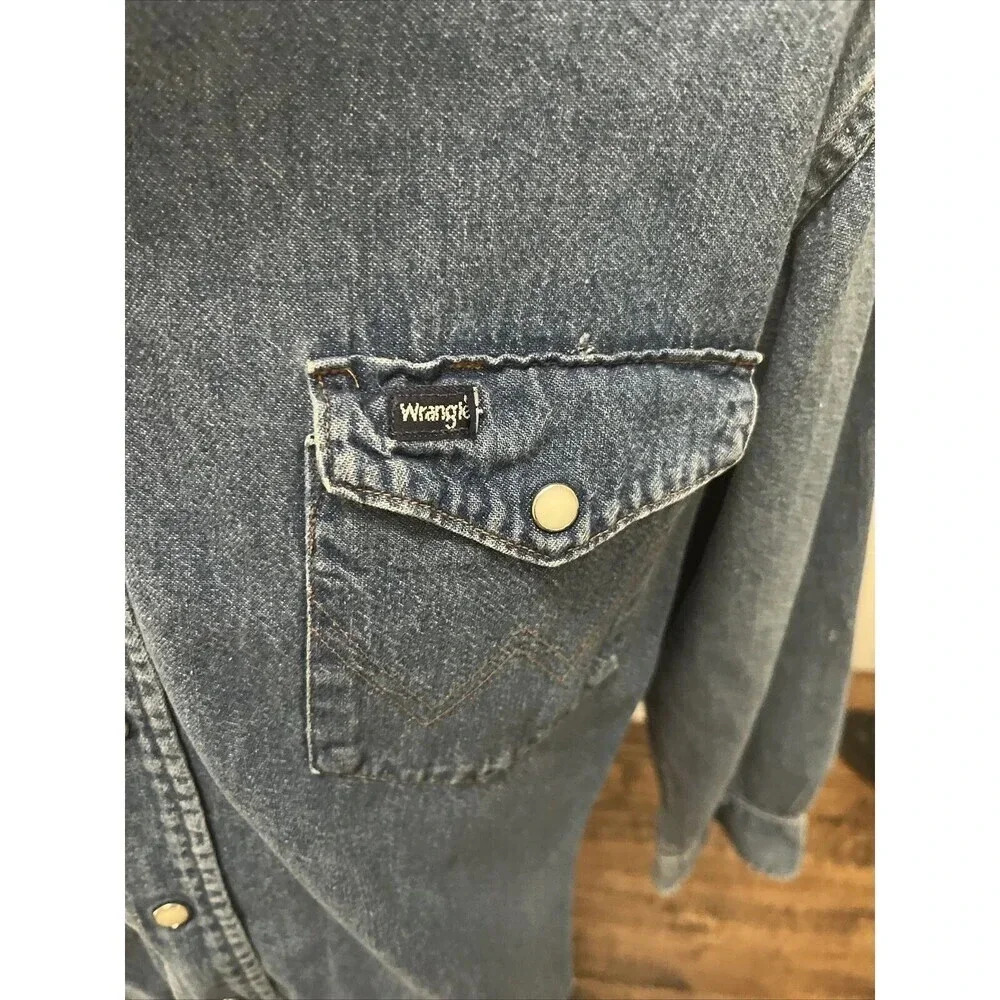 Vintage Wrangler Denim Pearl Snap Sanforized Shirt Men's Size 16 1/2x33 Raw Edge - Picture 2 of 8